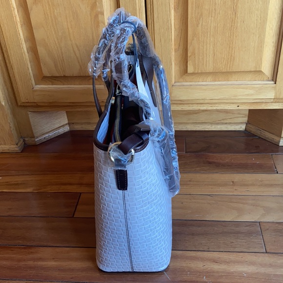 Dooney & Burke Large tote - Picture 5 of 9